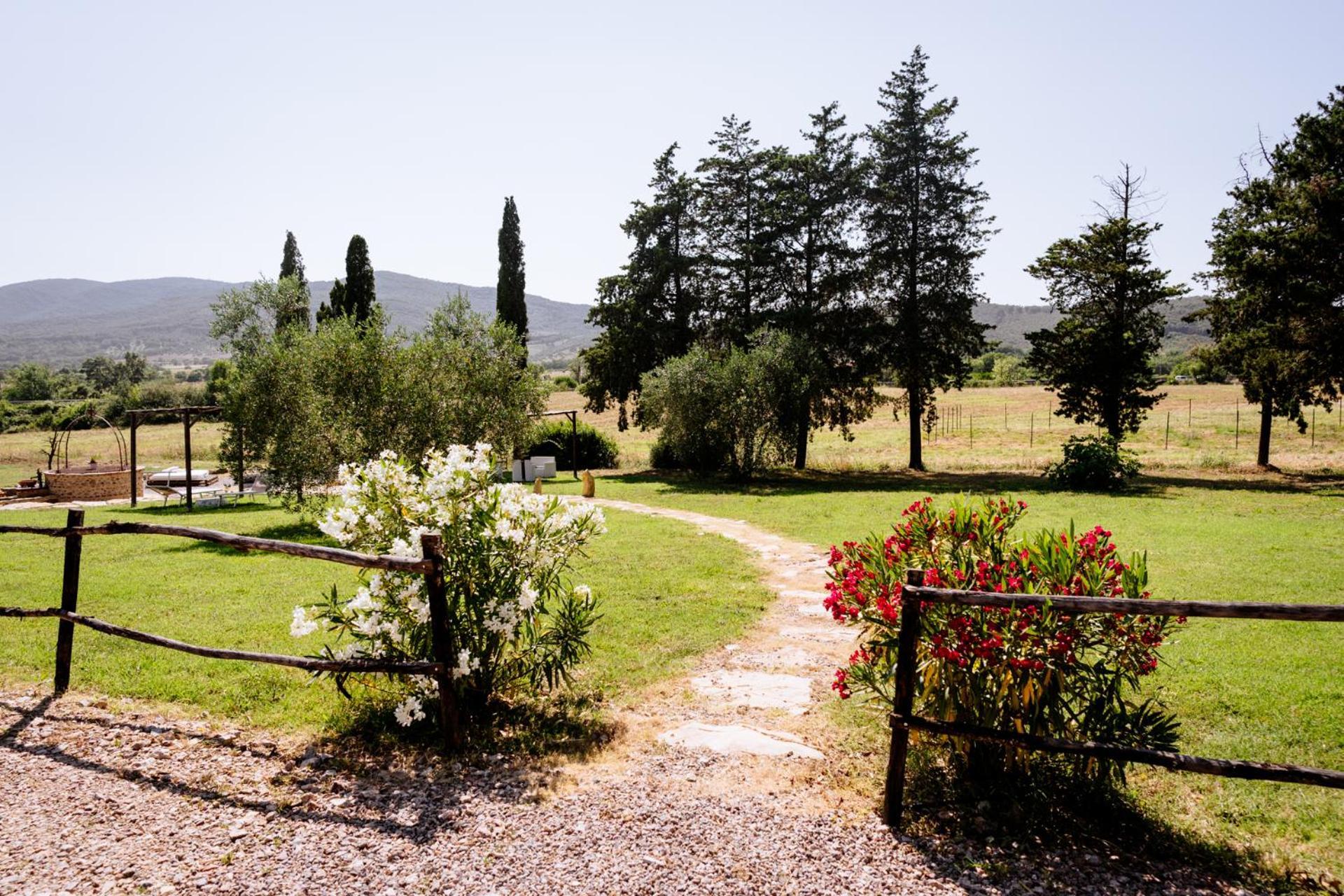 Agriturismo Giu Al Pozzo Gavorrano Buitenkant foto